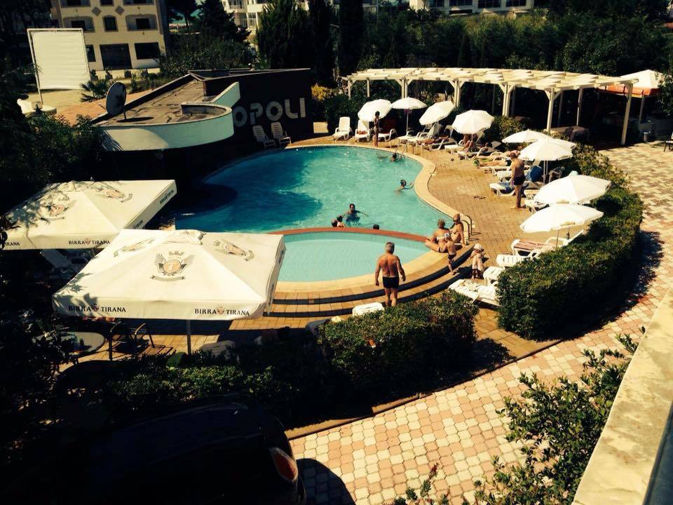 Akropoli Hotel Kryemëdhenji Exterior photo