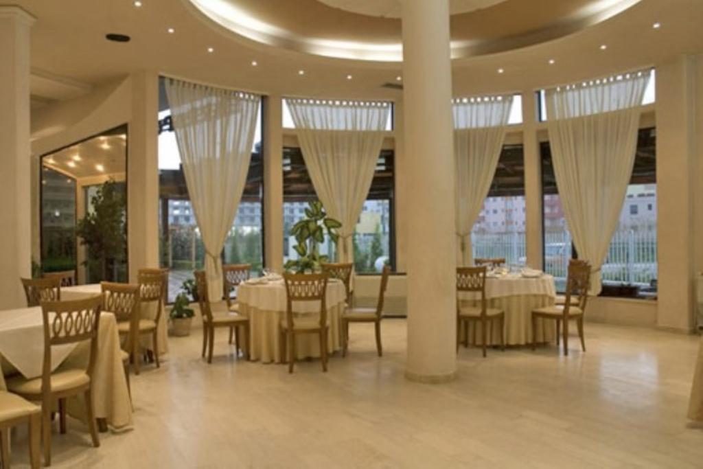Akropoli Hotel Kryemëdhenji Exterior photo