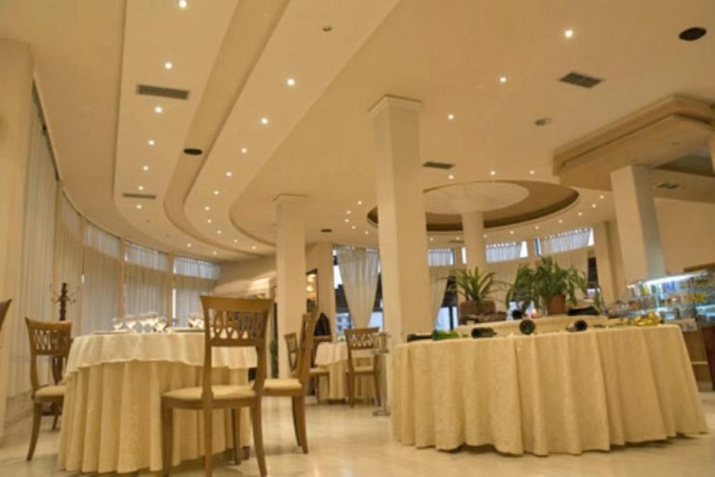 Akropoli Hotel Kryemëdhenji Exterior photo